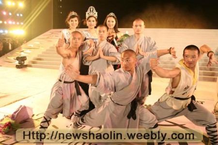 世界旅游小姐中国区冠亚军合影